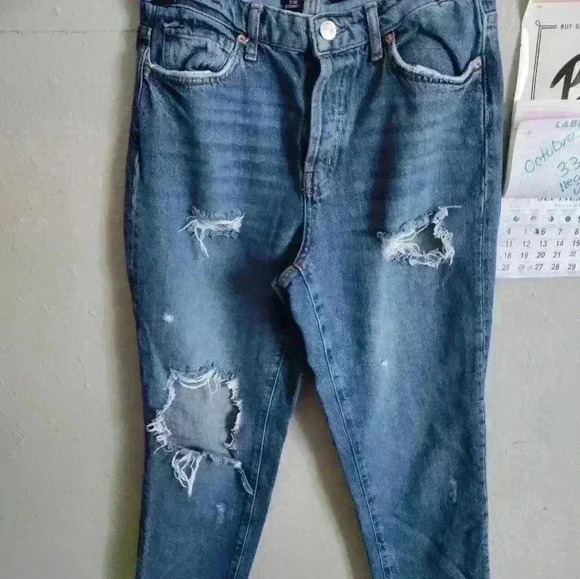 BDG distressed jeans - Picture 3 of 5